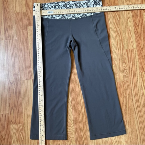 Lululemon Gather & Crow Crop - Picture 9 of 14